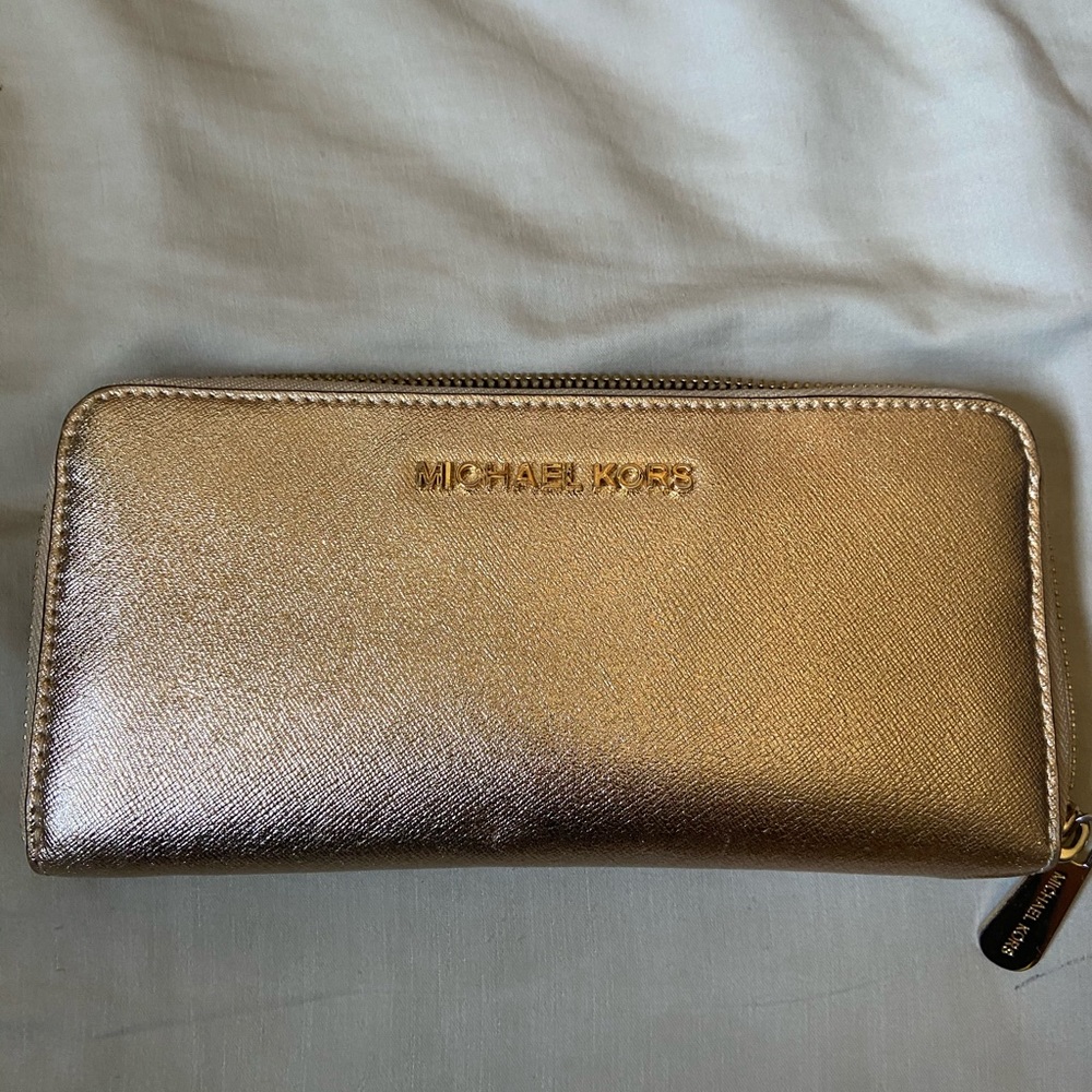 Michael Kors ZIP around wallet